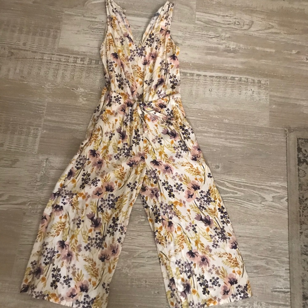 Closet Clean Out!! $8 Old Navy Romper - Size XS